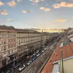 Exclusive & Central Duplex Grand Suite W\' Balcony