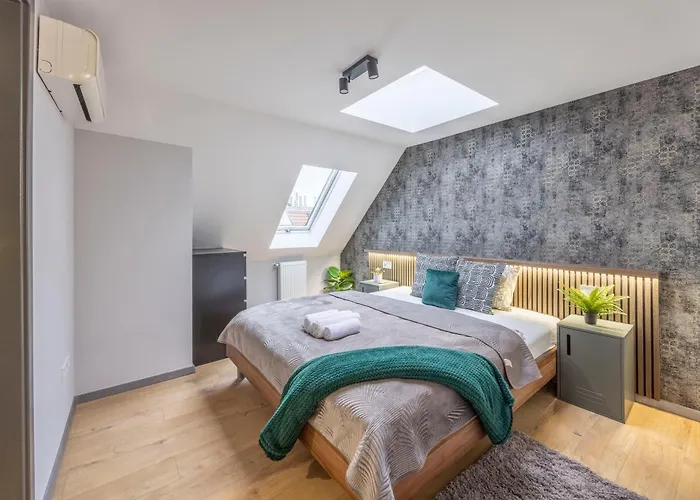 Exclusive & Central Duplex Grand Suite W\' Balcony