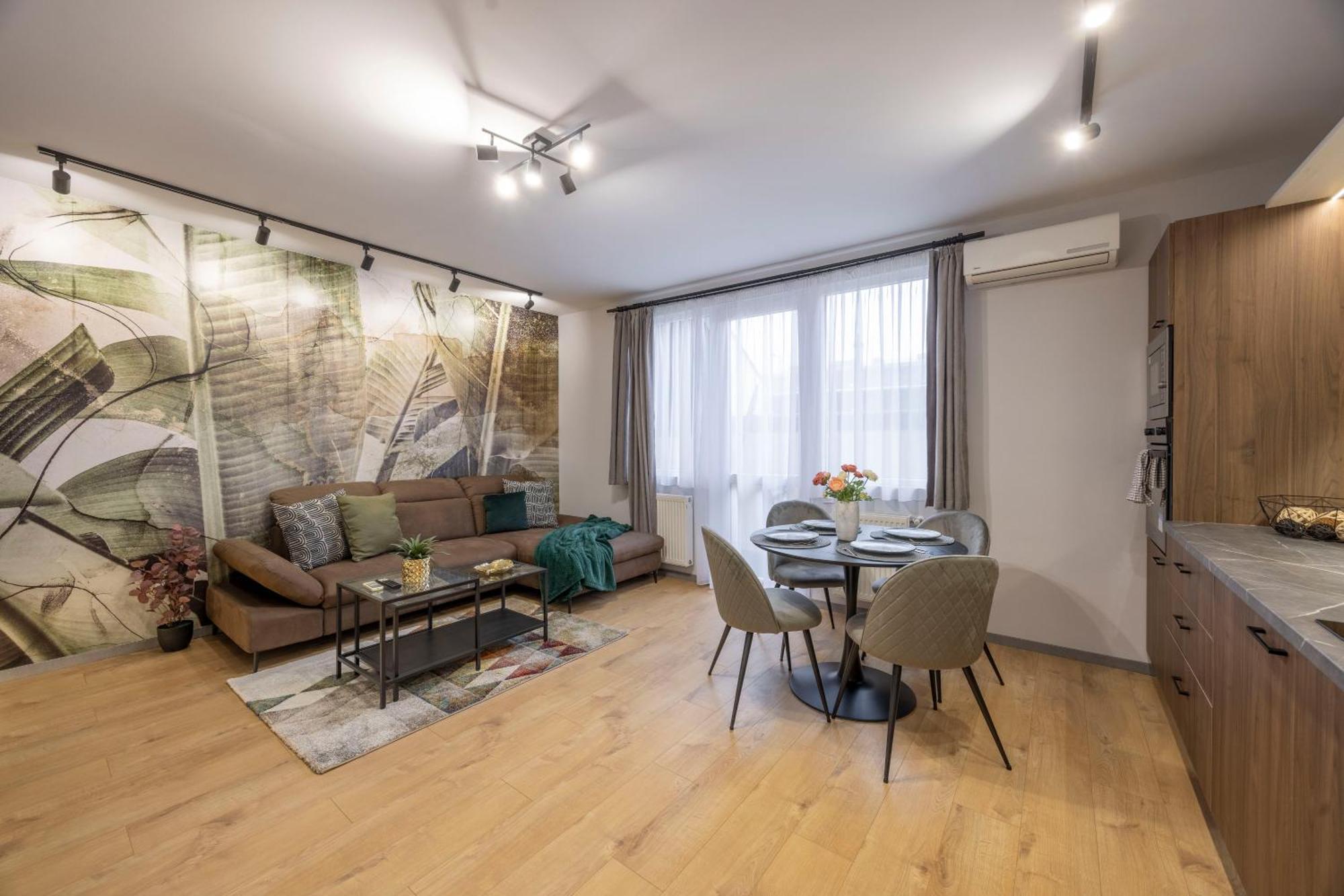 Exclusive & Duplex Grand W' Balcony