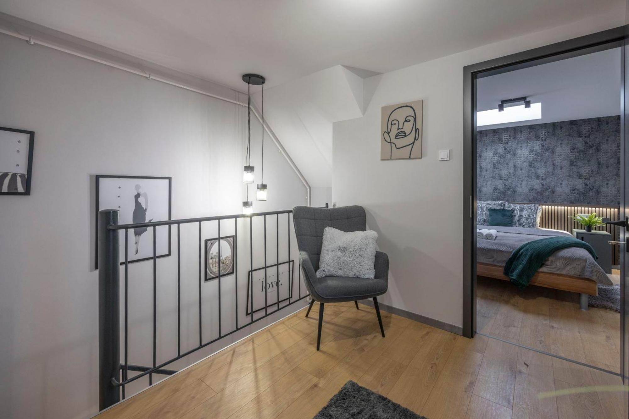 Exclusive & Duplex Grand W' Balcony Apartment